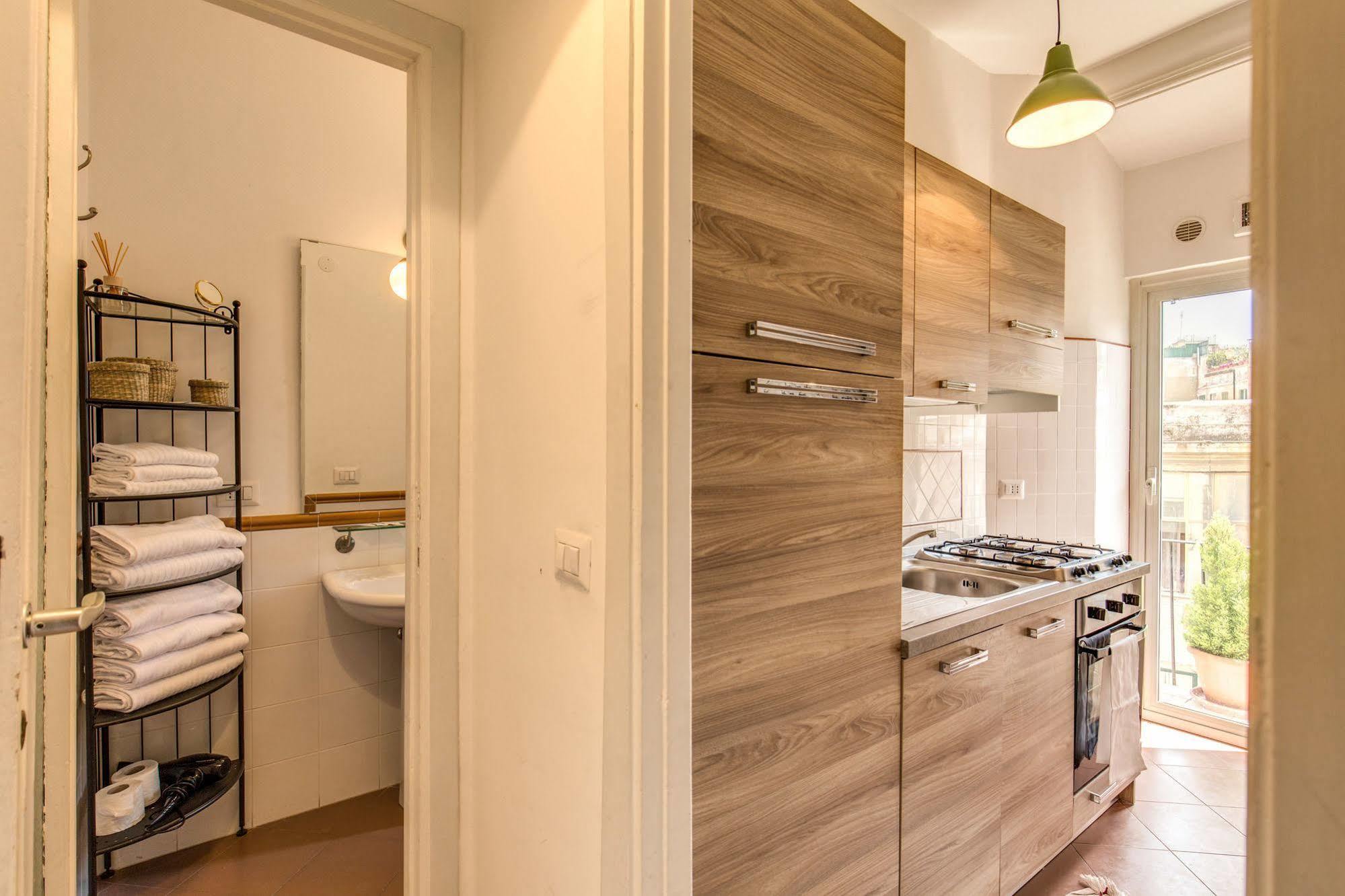 Aweshomeitaly - Spagna Glamour Life Penthouse Rome Bagian luar foto